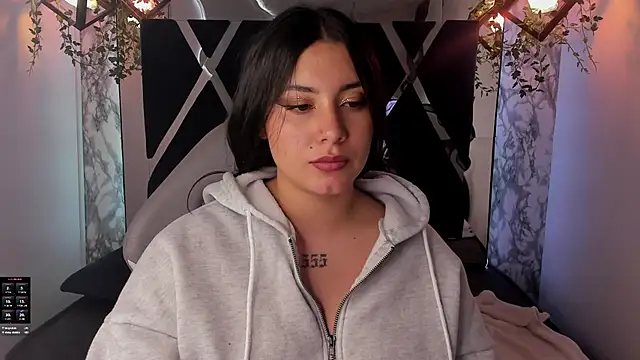 Snapshot of Lia_14_ chatting on 12.31.24 Lia 14  online show from 12.31.24