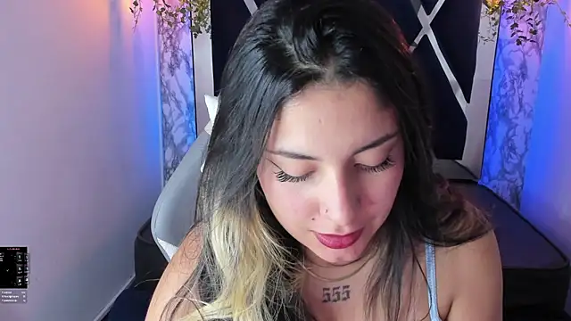 Snapshot of Lia_14_ chatting on 01.05.25 Lia 14  online show from 01.05.25