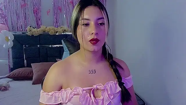 Snapshot of Lia_14_ chatting on 10.01.25 Lia 14  online show from 10.01.25