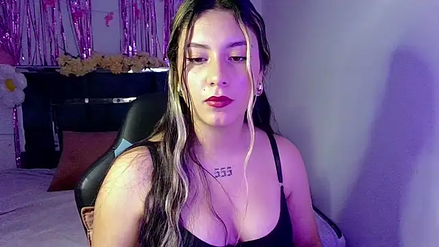 Snapshot of Lia_14_ chatting on 10.13.25 Lia 14  online show from 10.13.25