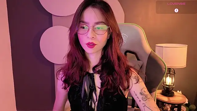 Snapshot of rosse_98_ chatting on 06.11.26 rosse 98 online show from 06.11.26