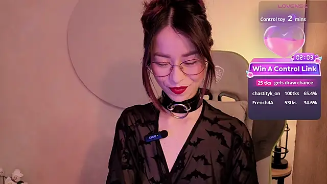 Snapshot of rosse_98_ chatting on 06.25.26 rosse 98 online show from 06.25.26