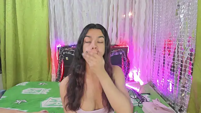 Snapshot of Megan_Miles02 chatting on 12.26.24 Megan Miles02 online show from 12.26.24