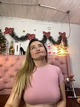 Snapshot of antonella87 chatting on 12.17.24 antonella87 online show from 12.17.24