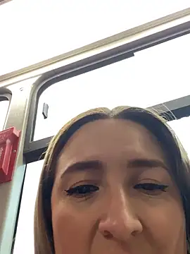 Snapshot of antonella87 chatting on 12.17.24 antonella87 online show from 12.17.24