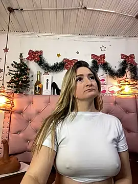 Snapshot of antonella87 chatting on 12.20.24 antonella87 online show from 12.20.24