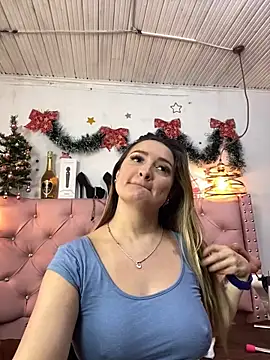 Snapshot of antonella87 chatting on 12.23.24 antonella87 online show from 12.23.24