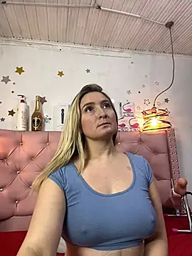 Snapshot of antonella87 chatting on 01.21.25 antonella87 online show from 01.21.25
