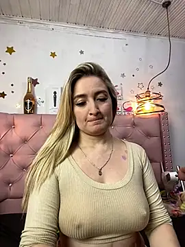 Snapshot of antonella87 chatting on 01.31.25 antonella87 online show from 01.31.25