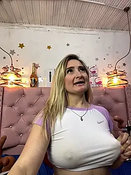 Snapshot of antonella87 chatting on 02.07.25 antonella87 online show from 02.07.25