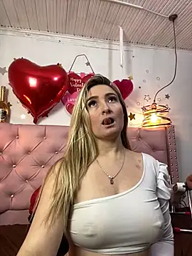Snapshot of antonella87 chatting on 02.11.25 antonella87 online show from 02.11.25