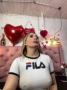 Snapshot of antonella87 chatting on 02.18.25 antonella87 online show from 02.18.25