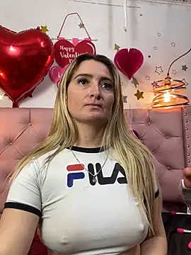 Snapshot of antonella87 chatting on 02.18.25 antonella87 online show from 02.18.25