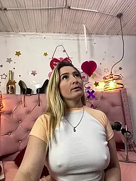 Snapshot of antonella87 chatting on 02.27.25 antonella87 online show from 02.27.25