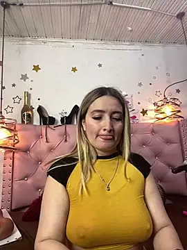 Snapshot of antonella87 chatting on 03.12.25 antonella87 online show from 03.12.25