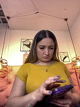 Snapshot of antonella87 chatting on 06.04.26 antonella87 online show from 06.04.26