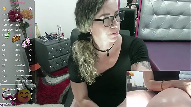 ViickySexy online show from 02.13.25