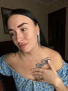 Snapshot of Roxana_Bell chatting on 02.09.26 Roxana Bell online show from 02.09.26