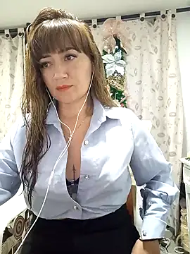 Snapshot of tata_laima__ chatting on 12.18.24 tata laima online show from 12.18.24