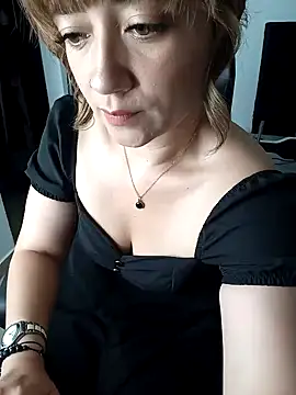 Snapshot of tata_laima__ chatting on 02.04.25 tata laima online show from 02.04.25