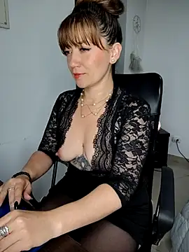 Snapshot of tata_laima__ chatting on 03.04.25 tata laima online show from 03.04.25