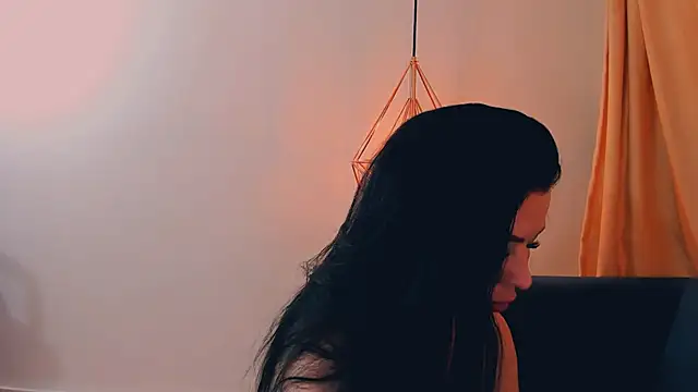 LayaFlow online show from 03.10.26