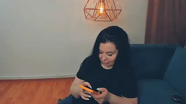 LayaFlow online show from 04.15.26