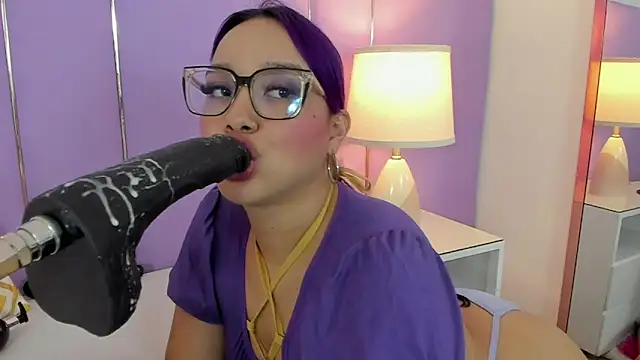 SophyRuiz  online show from 10.06.25