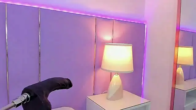 SophyRuiz  online show from 11.12.25