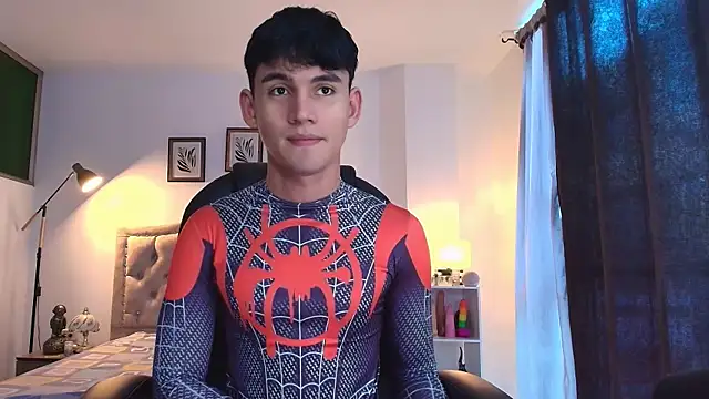 Snapshot of EstebanPerez_ chatting on 10.30.25 EstebanPerez  online show from 10.30.25