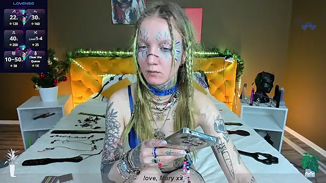 Mary Xextra online show from 12.26.24