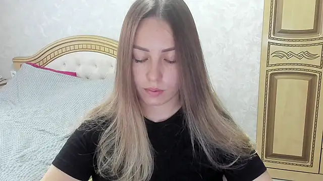 Mia shy1 online show from 11.14.25