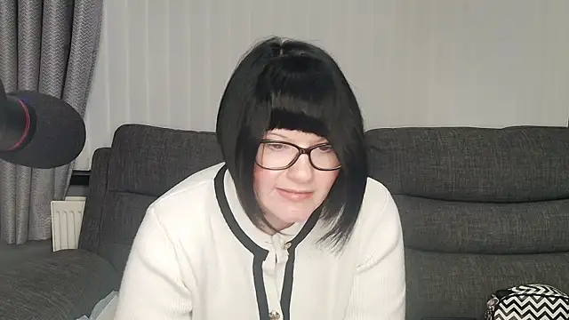 Snapshot of SquirtingIrishShannon chatting on 01.15.25 SquirtingIrishShannon online show from 01.15.25