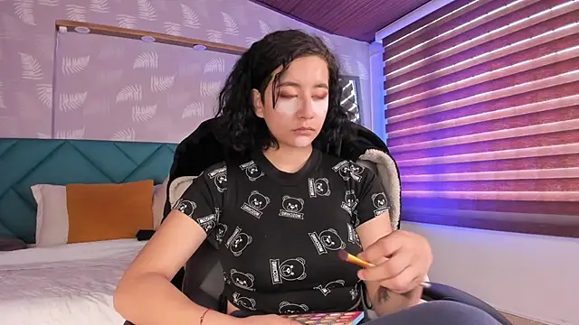 Snapshot of Moony_14 chatting on 09.21.25 Moony 14 online show from 09.21.25