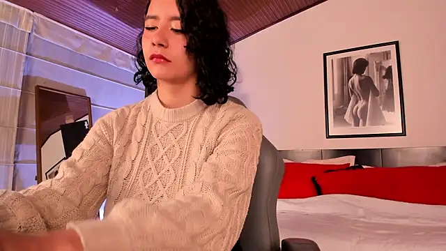 Snapshot of Moony_14 chatting on 10.17.25 Moony 14 online show from 10.17.25