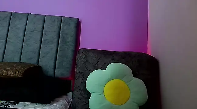 Snapshot of ArtesanaMK chatting on 02.09.25 ArtesanaMK online show from 02.09.25