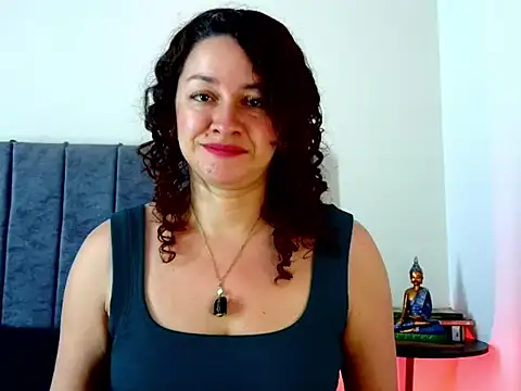 Snapshot of ArtesanaMK chatting on 09.09.25 ArtesanaMK online show from 09.09.25