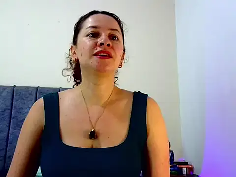 Snapshot of ArtesanaMK chatting on 09.16.25 ArtesanaMK online show from 09.16.25