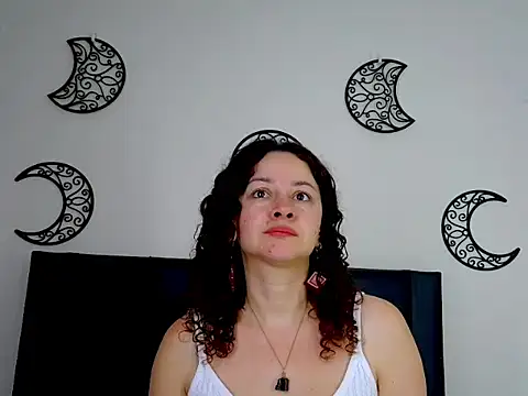 Snapshot of ArtesanaMK chatting on 09.18.25 ArtesanaMK online show from 09.18.25