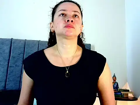 Snapshot of ArtesanaMK chatting on 09.25.25 ArtesanaMK online show from 09.25.25