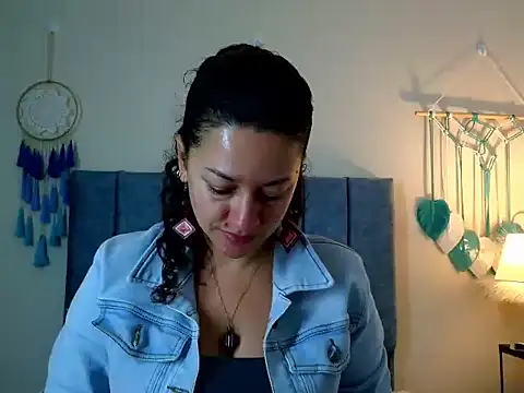 Snapshot of ArtesanaMK chatting on 10.14.25 ArtesanaMK online show from 10.14.25