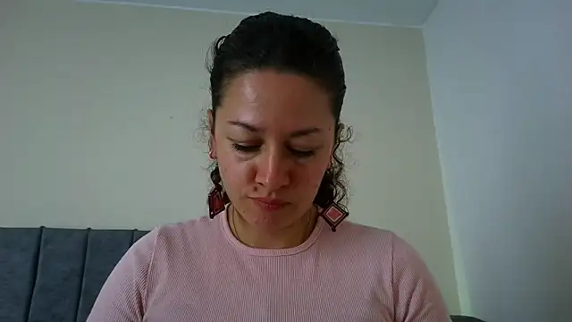 Snapshot of ArtesanaMK chatting on 10.30.25 ArtesanaMK online show from 10.30.25