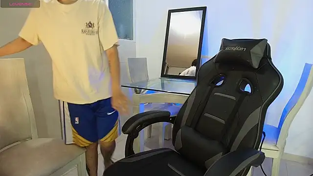  nickconnor01 online show from 11.11.25