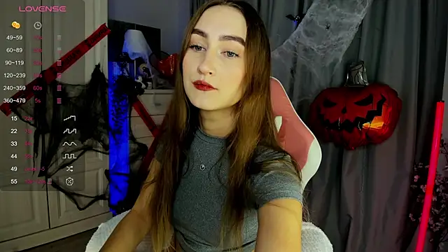 Snapshot of Milemissy chatting on 10.16.25 Milemissy online show from 10.16.25