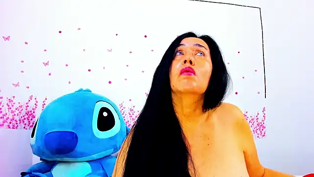Snapshot of HorniestMilf chatting on 07.04.26 HorniestMilf online show from 07.04.26