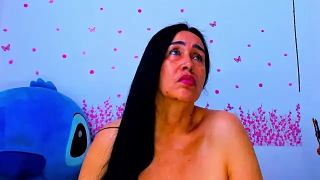 Snapshot of HorniestMilf chatting on 07.15.26 HorniestMilf online show from 07.15.26