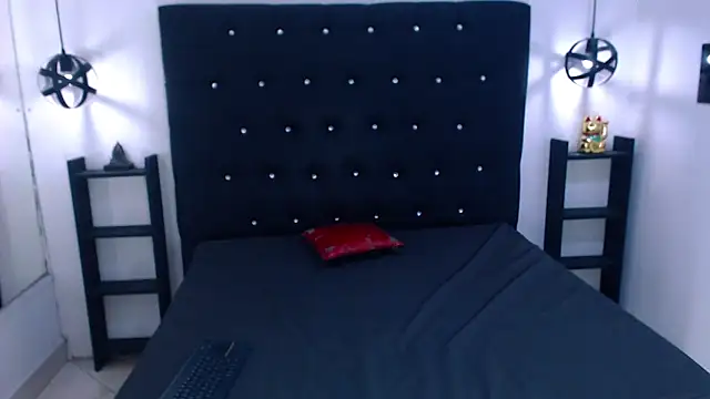 Snapshot of Mels_ chatting on 02.12.25 Mels online show from 02.12.25