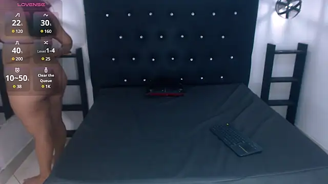 Snapshot of Mels_ chatting on 02.19.25 Mels online show from 02.19.25