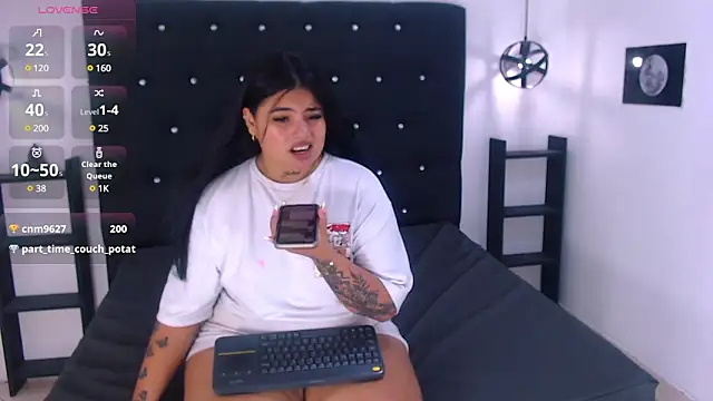 Snapshot of Mels_ chatting on 02.24.25 Mels online show from 02.24.25