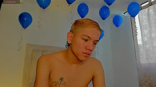 JulianRose 1 online show from 10.16.25